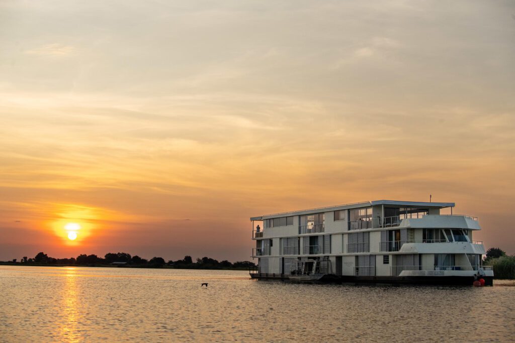 zambezi queen exterior