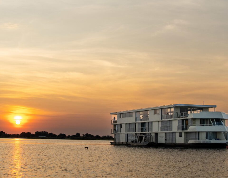 zambezi queen exterior